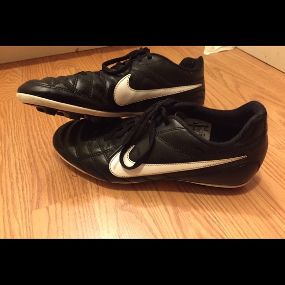 Soccer cleats