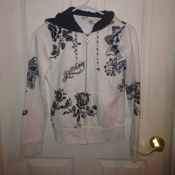 🎉🎉Beautiful black and white billabong sweatshirt