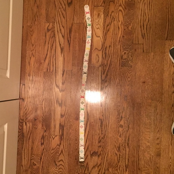 LV belt white