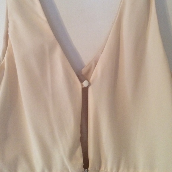 Cream colored short dress - Picture 3 of 4