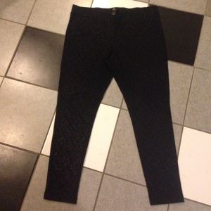 Black patterned leggings