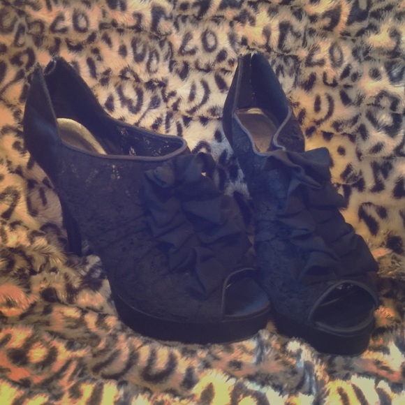 Kardashian kollection heels homecoming