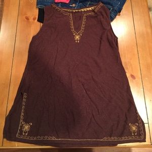 Women's medium brown blouse with pattern