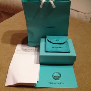 Oval tag TIFFANY ring