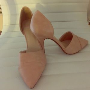Light Pink Pointed Pumps
