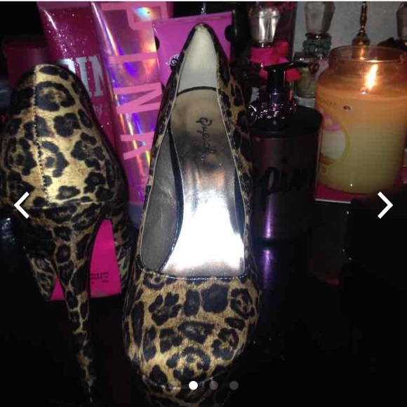 Sold - Picture 2 of 4