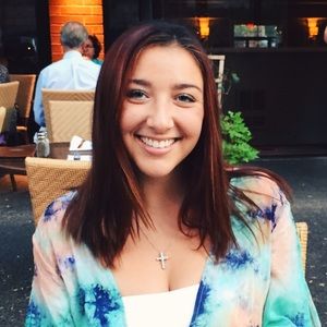 Meet your Posher, Lauren