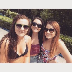 Meet your Posher, Abby