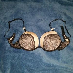 🎀 Pale Pink + Black Lace Push-Up 🎀