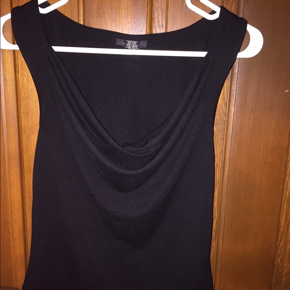 ⬇️ Black sleeveless blouse