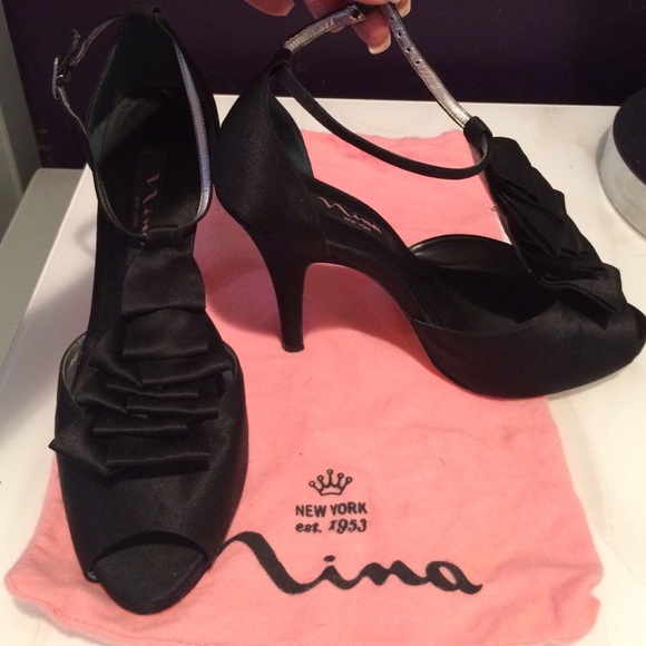 nina black satin pumps