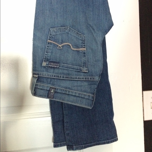 NWOT 7 for all Mankind Size 26 Straight leg jeans
