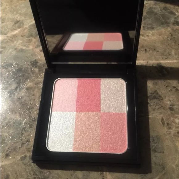 Bobbi Brown Brightening Brick