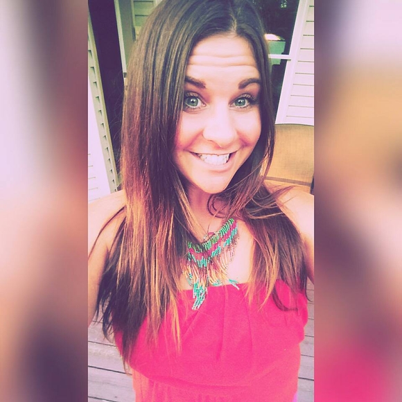 Meet your Posher, Cierra