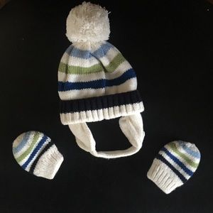 Newborn beanie and gloves