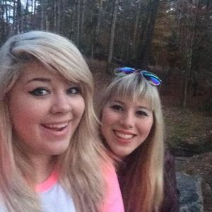 Meet your Posher, Brooke