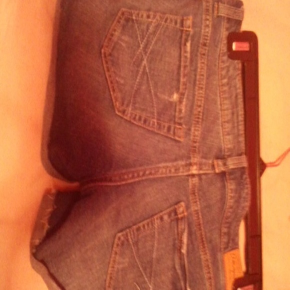 Shorts - Picture 2 of 3