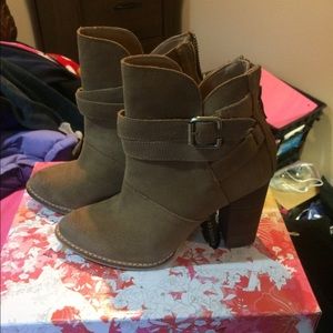 Chinese laundry booties