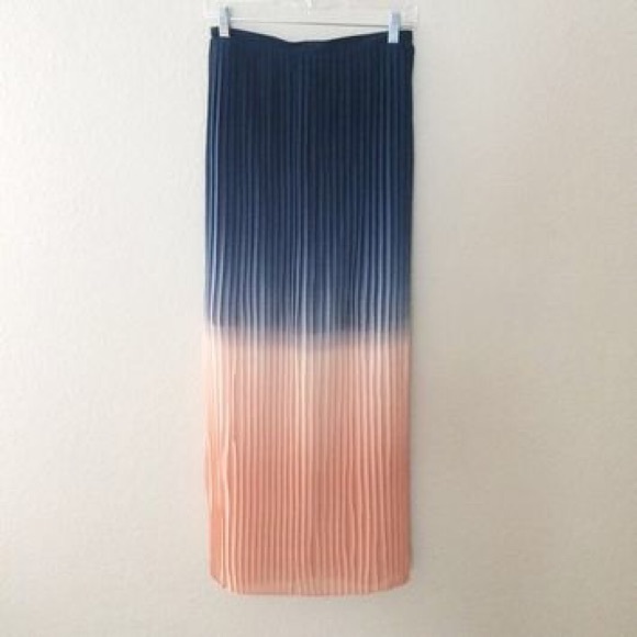 Cynthia Rowley Dresses & Skirts - ✨ Cynthia Rowley Pleated Ombré Skirt ✨