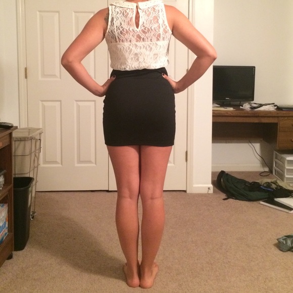 One piece rhinestone collar