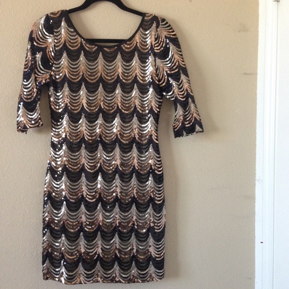 Scalloped Sequins Dress