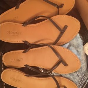 Used old navy sandals