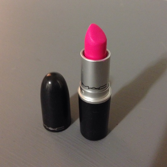 MAC Lipstick: Candy Yum-Yum