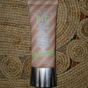 Benefit big easy oil free liquid  to powder!