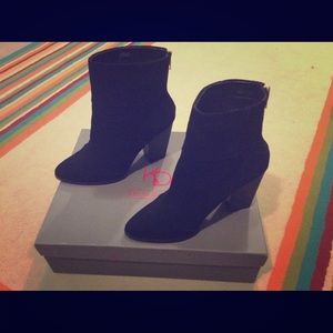 Kelsi Dagger Zizzo Black Suede Ankle Boots 8M!