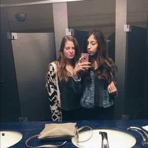 Meet your Posher, Mia