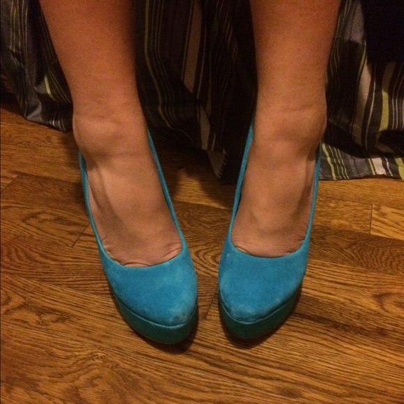 Jessica Simpson blue pumps