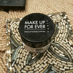 MAKE UP FOREVER! HD HIGH DEFINITION POWDER!