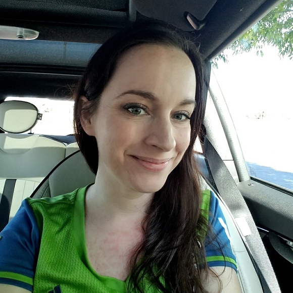 Meet your Posher, Nichole - Picture 6 of 10