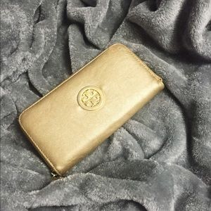 Tory Burch Robinson Zip Continental Wallet