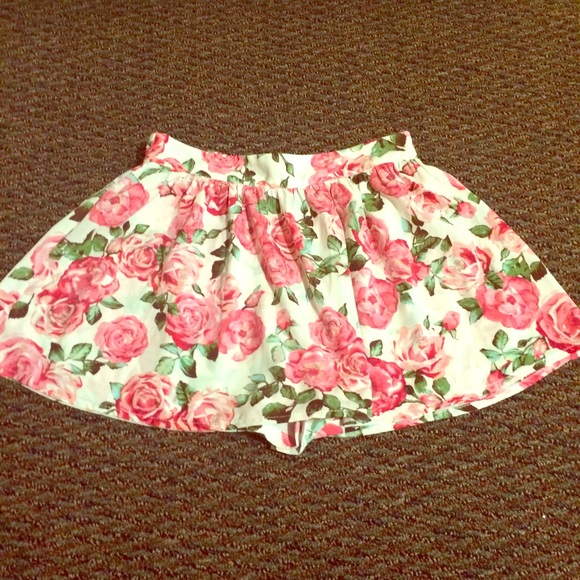 High-waisted floral skort