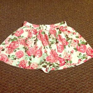 High-waisted floral skort