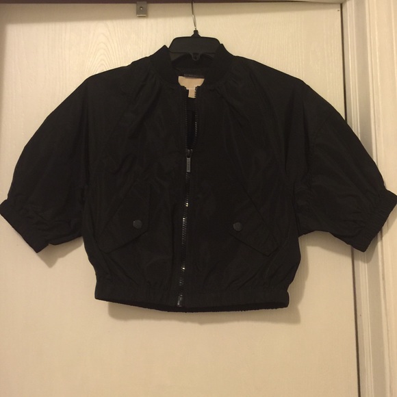 ❌SOLD❌🎉HP🎉 Michael Kors Short Sleeve Bomber - Picture 4 of 4