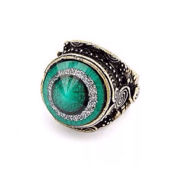 Retro Ring. Carved Flower. Looks Old.Price Firm. - Picture 3 of 4