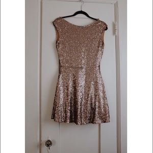 Beautiful never worn gold sequin party dress🎈🎂