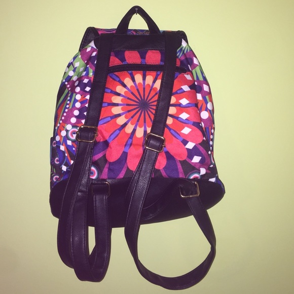 Colorful backpack - Picture 2 of 3