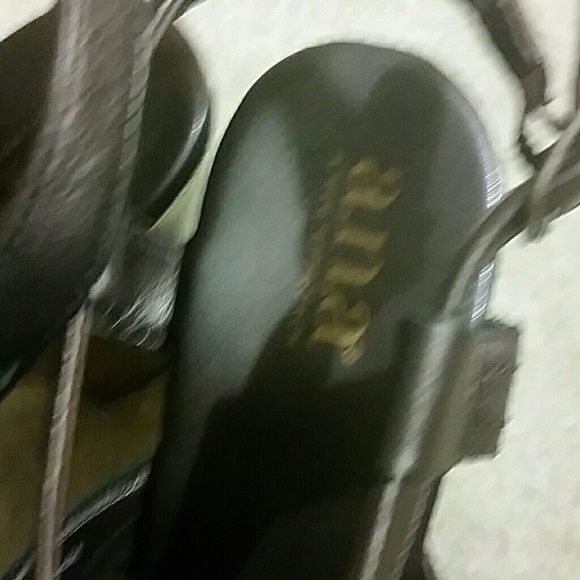 Cute shoes - Picture 2 of 3