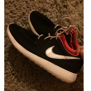 Nike roshe runs