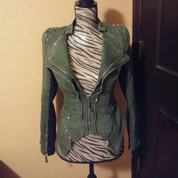 I’m sell my designer jacket.