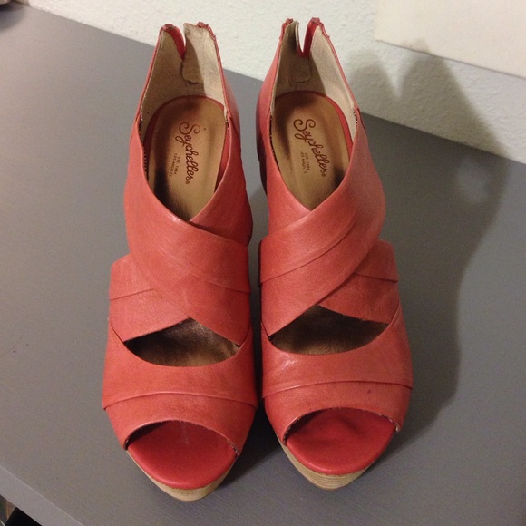 Seychelles Coral Wedge Sandal
