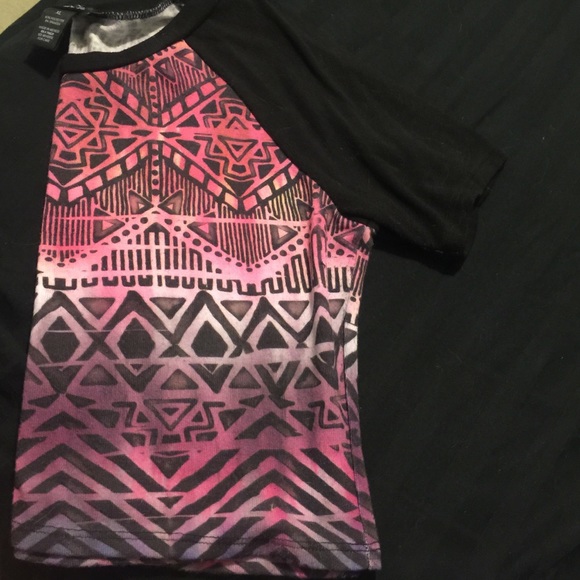 Aztec Print Crop Top💞 - Picture 2 of 3