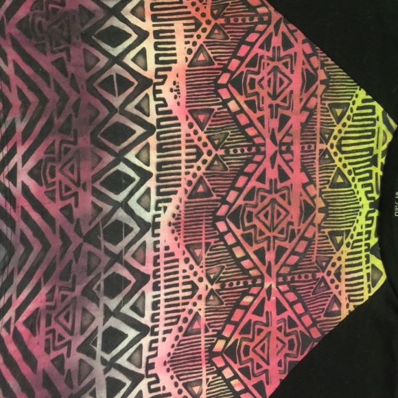 Aztec Print Crop Top💞 - Picture 3 of 3