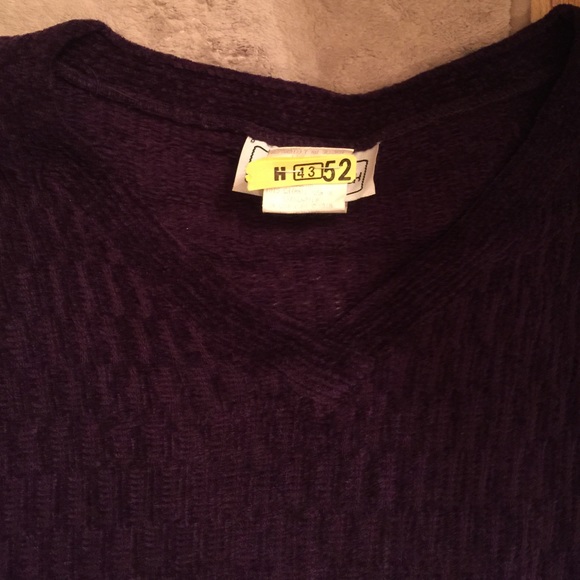 Plum colored sweater (1) - Picture 3 of 3