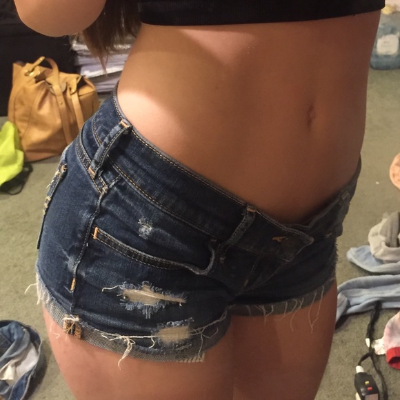 hollister low rise shorts - Picture 4 of 4