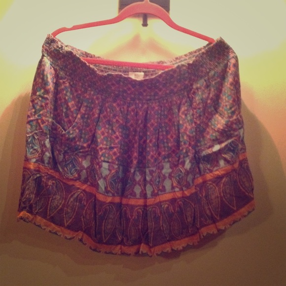 Fun cute short skirt.
