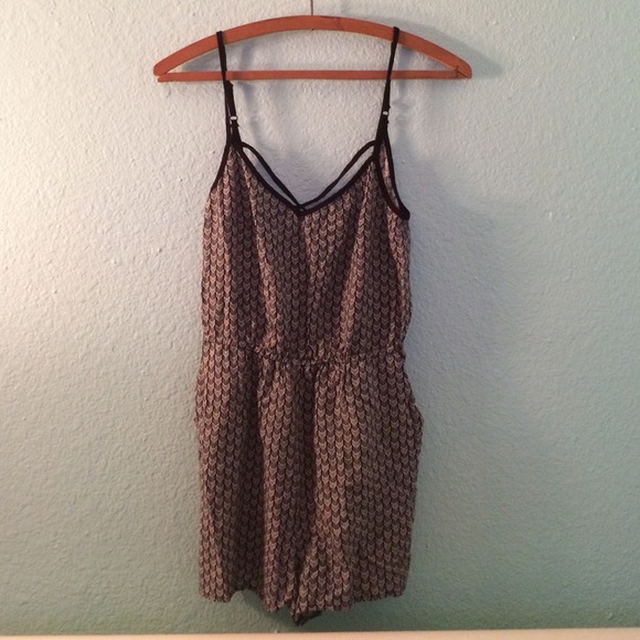 H&M black and white romper w/ pockets